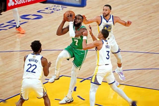 格林34分火箭送鹈鹕5连败 爵士克活塞止3连败