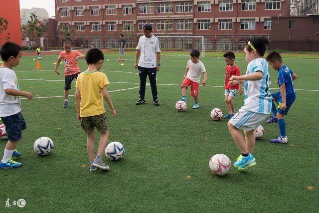 韩旭16分杨力维10+5 中国女篮热身不敌西班牙